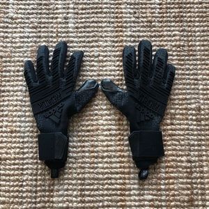 Adidas predator pro goalkeeper gloves (size 7)